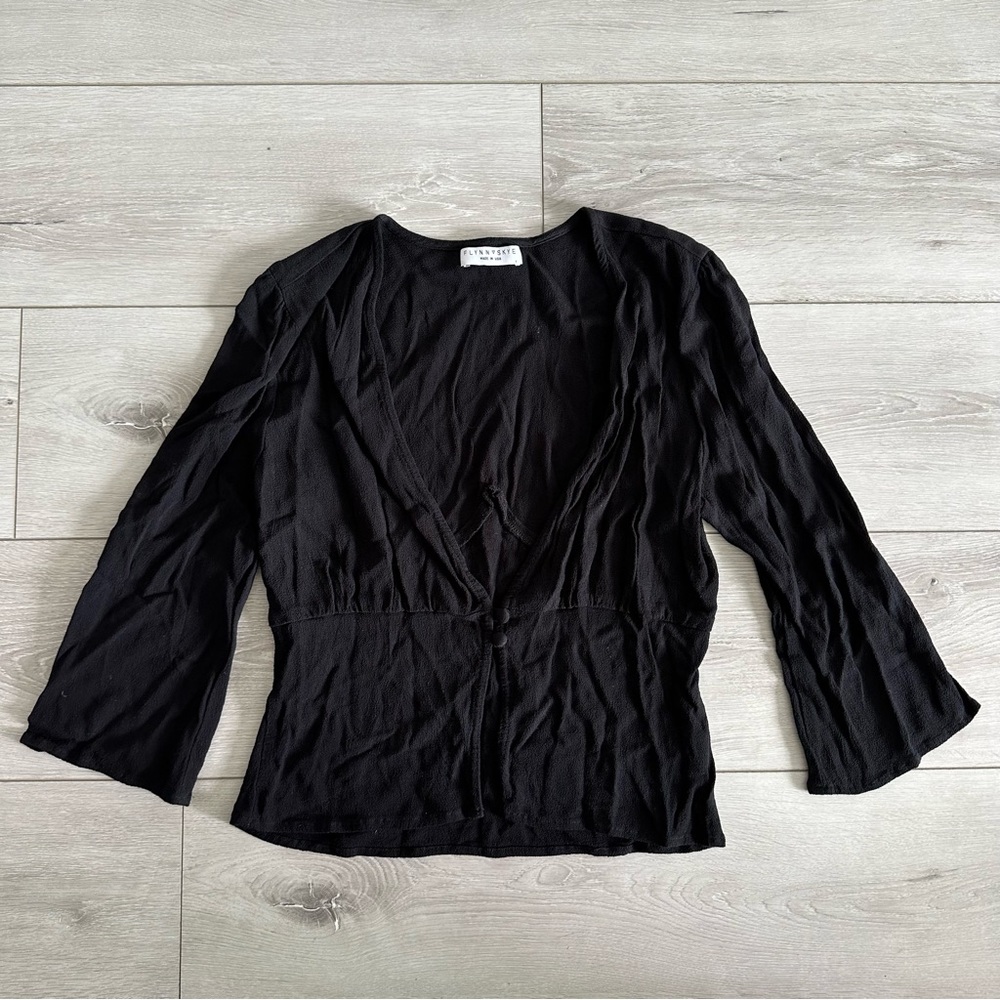 FLYNN SKYE Black Top V Neck Half Sleeves Black size small button details